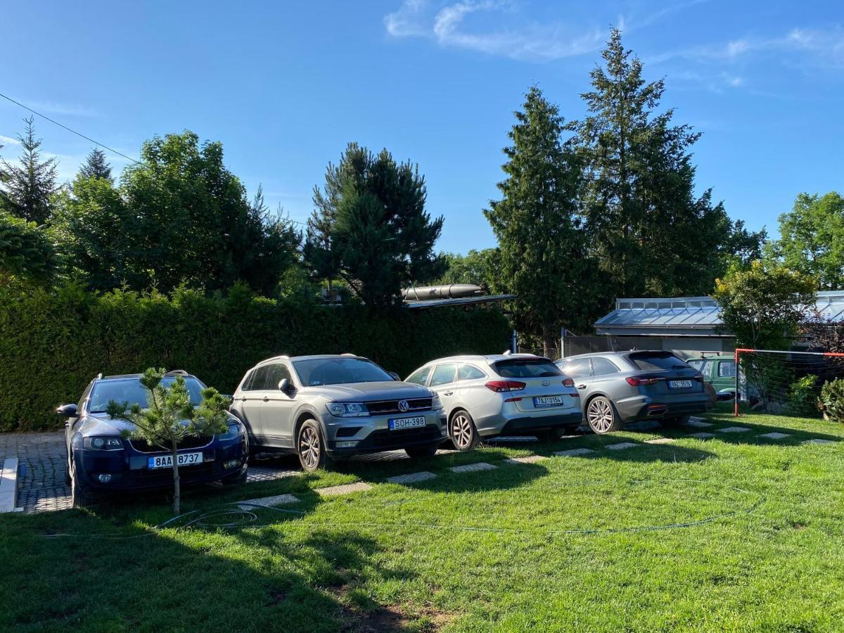 Chatka C Vyhlídka nad řekou Zdiby Exterior foto